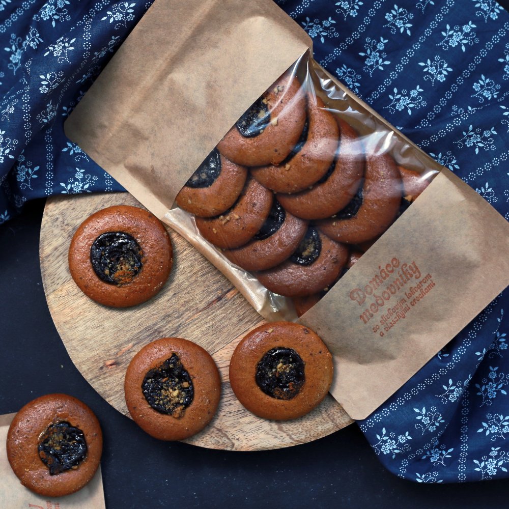 Domáce medovníky so slivkovým lekvárom a vlašskými orechami 170g